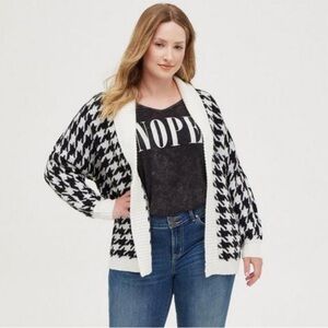 Torrid Shawl Cardigan - Houndstooth Black & White